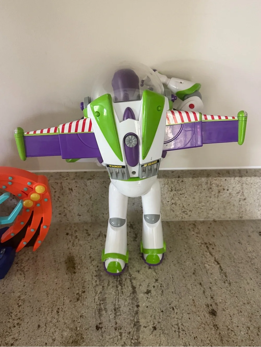 Disney‎ Buzz Lightyear Action Figure and Emperor Zurg Lightup Projection Game